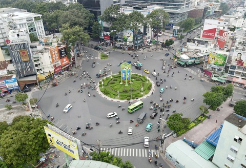 Khu vực Vòng xoay Công trường Dân chủ (quận 3, TP.HCM) - Ảnh: CHÂU TUẤN Khu vực vòng xoay Công trường Dân Chủ (quận 3, TP.HCM) - Ảnh: CHÂU TUẤN