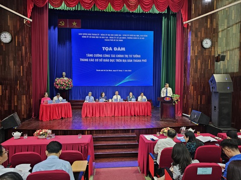 TP.HCM: Công tác giáo dục chính trị ở cơ sở giáo dục chuyển biến tích cực - Ảnh 1. Tọa đàm do Ban Tuyên giáo Thành ủy TP.HCM phối hợp Đảng ủy Đại học Quốc gia TP.HCM, Đảng ủy Khối Đại học, Cao đẳng TP.HCM và các đơn vị khác tổ chức - Ảnh: CTV