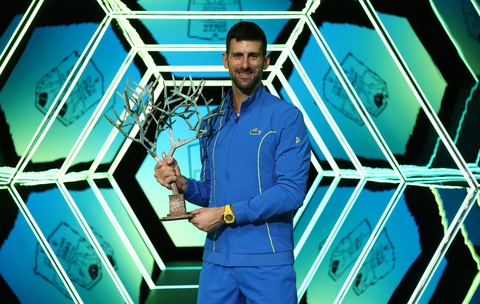 Djokovic vẫn vô địch Giải Paris Masters dù bị chứng đau bao tử hành hạ - Ảnh: Reuters Djokovic vẫn vô địch Giải Paris Masters dù bị chứng đau bao tử hành hạ - Ảnh: Reuters