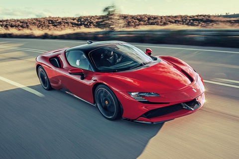 Thời thế thay đổi: Xe hybrid chiếm hơn một nửa doanh số Ferrari - Ảnh 1. Thời thế thay đổi: Xe hybrid chiếm hơn một nửa doanh số Ferrari - Ảnh 1.
