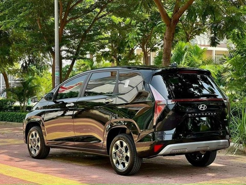 Tin tức giá xe: MPV Hyundai Stargazer giảm giá mạnh tay, nay chỉ còn ngang Kia Morning - Ảnh 6. Khác với hầu hết xe trong phân khúc MPV phổ thông, Hyundai Stargazer không có trang bị số sàn. Cả 4 bản dùng chung động cơ 1.5L 4 xi lanh, công suất 115 mã lực, mô-men xoắn 144 Nm, kết hợp số vô cấp IVT - Ảnh: Đại lý Hyundai/Facebook