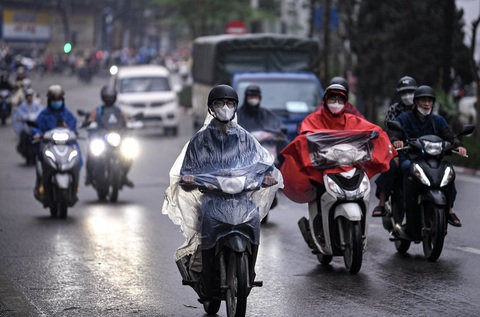 Thời tiết hôm nay: Hà Tĩnh tới Bình Thuận vài nơi mưa to sáng sớm - Ảnh 1. Hôm nay 8-11, thời tiết nhiều nơi có mưa - Ảnh: NAM TRẦN