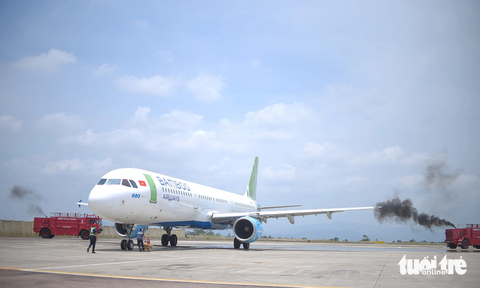 Bamboo Airways bị phong tỏa tài khoản tại 3 ngân hàng vì nợ thuế hơn 102 tỈ đồng quá thời hạn - Ảnh: LÂM THIÊN Bamboo Airways bị phong tỏa tài khoản tại 3 ngân hàng vì nợ thuế hơn 102 tỉ đồng quá thời hạn - Ảnh: LÂM THIÊN