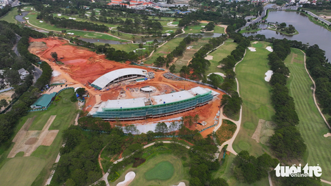 Dân bức xúc vì tòa nhà sân golf Đồi Cù Đà Lạt chắn tầm nhìn về núi thiêng Langbiang - Ảnh 4. Tòa nhà với khối tích lớn, diện tích sử dụng lớn