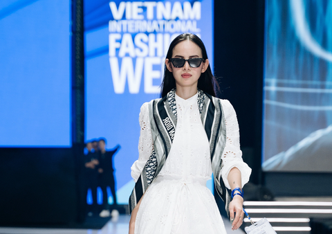Người mẫu tập luyện trong buổi tổng duyệt "Vietnam International Fashion Week 2023" - Ảnh: BTC Người mẫu tập luyện trong buổi tổng duyệt "Vietnam International Fashion Week 2023" - Ảnh: BTC