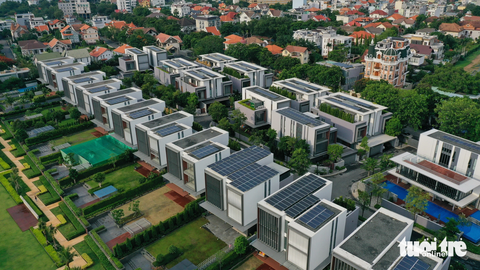 Điện mặt trời áp mái tại TP.HCM - Ảnh: QUANG ĐỊNH Điện mặt trời áp mái tại TP.HCM - Ảnh: QUANG ĐỊNH