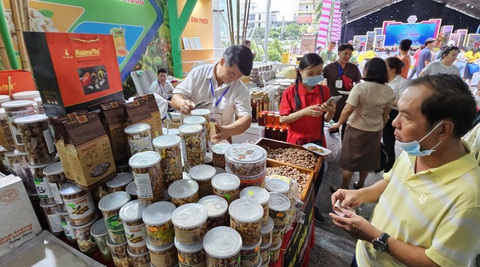 Xuất khẩu gặp khó, doanh nghiệp "quay xe" tìm cơ hội trong nước - Ảnh 1. Hoạt động kết nối sẽ giúp các doanh nghiệp ở nhiều địa phương tìm thấy nhau - Ảnh: N.TRÍ