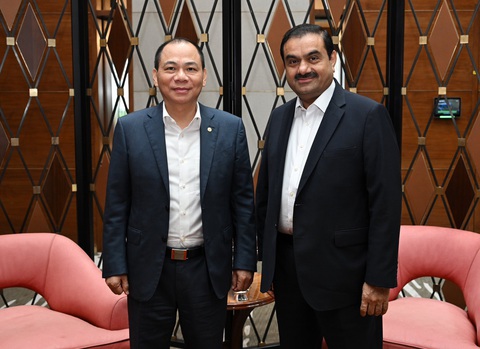 Tỉ phú Phạm Nhật Vượng gặp tỉ phú Ấn Độ Gautam Adani - Ảnh: @gautam_adani/X Tỉ phú Phạm Nhật Vượng gặp tỉ phú Ấn Độ Gautam Adani - Ảnh: @gautam_adani/X
