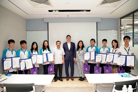 Lễ trao chứng nhận hoàn thành chương trình Ilead tại Làng trẻ em SOS - Ảnh 1. Lễ trao chứng nhận hoàn thành chương trình Ilead tại Làng trẻ em SOS - Ảnh 1.