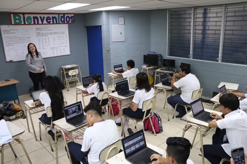 El Salvador cung cấp miễn phí internet vệ tinh cho trường học - Ảnh 1. El Salvador cung cấp miễn phí internet vệ tinh cho trường học - Ảnh 1.