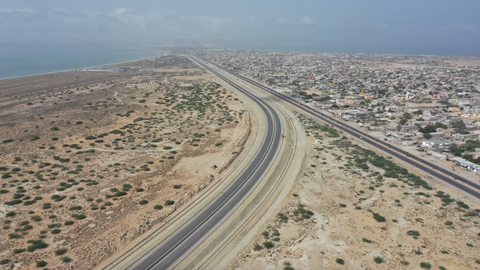 Một đoạn của đường cao tốc Eastbay do Trung Quốc hậu thuẫn ở Gwadar, Pakistan - Ảnh: CNN Một đoạn của đường cao tốc Eastbay do Trung Quốc hậu thuẫn ở Gwadar, Pakistan - Ảnh: CNN