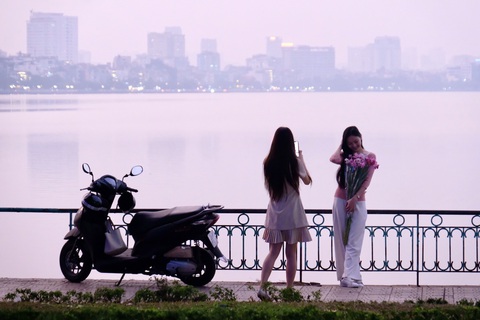 Thời tiết hôm nay 9-11: Bắc Bộ nắng nhẹ, Nam Bộ mưa dông - Ảnh 1. Hôm nay 9-11, thời tiết miền Bắc khá thuận lợi - Ảnh: NGUYÊN BẢO