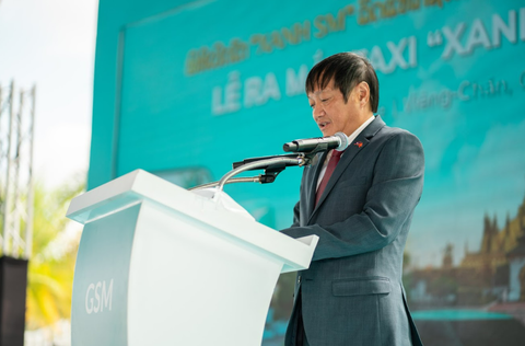 Ông Nguyễn Bá Hùng, Đại sứ Việt Nam tại Lào phát biểu tại sự kiện ra mắt Xanh SM. Ảnh: Đ.H Ông Nguyễn Bá Hùng, Đại sứ Việt Nam tại Lào, phát biểu tại sự kiện ra mắt Xanh SM - Ảnh: Đ.H