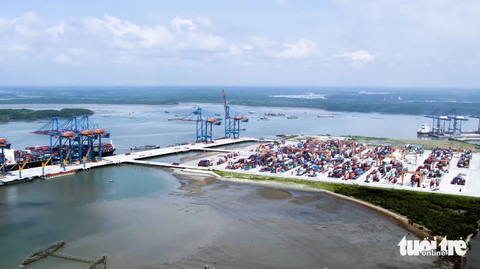 Phú Mỹ trên đường trở thành thành phố cảng - Ảnh 5. Một góc cảng Cái Mép - Thị Vải hiện tại của thành phố cảng Phú Mỹ trong tương lai - Ảnh: Đ.H.