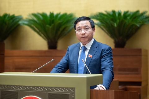 Bộ trưởng Bộ Giao thông vận tải Nguyễn Văn Thắng báo cáo tại Quốc hội sáng 9-11 - Ảnh: GIA HÂN Bộ trưởng Bộ Giao thông vận tải Nguyễn Văn Thắng báo cáo tại Quốc hội sáng 9-11 - Ảnh: GIA HÂN