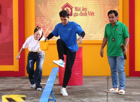 Diễn viên Thanh Thúy và Mạc Văn Khoa trong Mái ấm gia đình Việt - Ảnh: BTC Diễn viên Thanh Thúy và Mạc Văn Khoa trong Mái ấm gia đình Việt - Ảnh: BTC