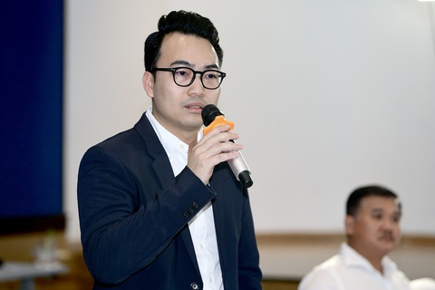 Doanh nghiệp đề xuất chủ tịch TP.HCM làm 'nhạc trưởng' gỡ vướng nhà ở xã hội - Ảnh 1. Ông Võ Minh Hoàng - tổng giám đốc Công ty CP Nhà ở xã hội TP.HCM - chia sẻ về những khó khăn trong phát triển nhà ở xã hội - Ảnh: HOÀNG TRIỀU