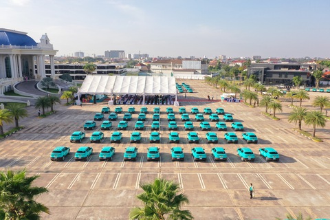 Dàn xe taxi điện Xanh SM tại sự kiện. Dàn xe taxi điện Xanh SM tại sự kiện.