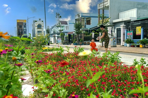 Khơi thông nguồn vốn cho dự án sân bay Long Thành - Ảnh 5. Nhiều hộ dân đã có chỗ ở ổn định trong khu tái định cư Lộc An - Bình Sơn - Ảnh: LÒ VĂN HỢP