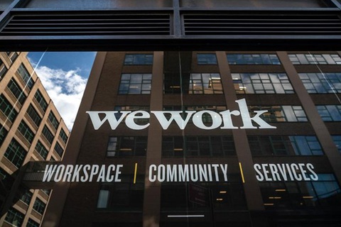 WeWork xin phá sản: Tương lai mờ mịt của các công ty bất động sản Mỹ - Ảnh 1. Theo "gã khổng lồ" bất động sản thương mại JLL, vụ phá sản của WeWork xảy ra trong bối cảnh hơn 20% không gian văn phòng trên khắp nước Mỹ vẫn bị bỏ trống - Ảnh: THE GUARDIAN