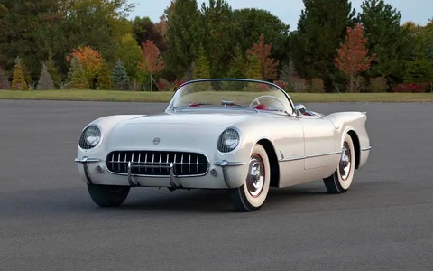 10 mẫu xe biểu tượng, cũ kỹ cỡ nào vẫn được săn đón- Ảnh 4. Chevrolet Corvette (1953) - Corvette có khởi đầu không suôn sẻ khi bị đánh giá đắt, yếu và mỏng manh ở thế hệ đầu tiên. Tuy nhiên, khi phiên bản V8 phun xăng trực tiếp ra mắt vào năm 1958, dòng xe này lập tức trở thành biểu tượng của làng xe cơ bắp Mỹ và giờ vẫn là cái tên dẫn đầu nhóm này - Ảnh: Autocar