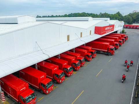 Xe vận tải chuyển hàng của Viettel Post - Ảnh: THU HƯỜNG Xe vận tải chuyển hàng của Viettel Post - Ảnh: THU HƯỜNG