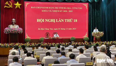 Bí thư Bà Rịa - Vũng Tàu chỉ thẳng chiêu né trách nhiệm của cán bộ- Ảnh 1. Quang cảnh Hội nghị Ban Chấp hành Đảng bộ tỉnh Bà Rịa - Vũng Tàu sáng 1-12 - Ảnh: Đ.HÀ
