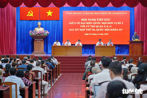 Tổ đại biểu Quốc hội đơn vị số 3 tiếp xúc cử tri quận 5,8,11 - Ảnh: PHƯƠNG NHI Tổ đại biểu Quốc hội đơn vị số 3 tiếp xúc cử tri quận 5, 8, 11 - Ảnh: PHƯƠNG NHI