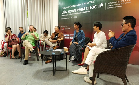 Ông Antonio Termenini chia sẻ về các LHP quốc tế ở Ý - Ảnh: Đ. DUNG Ông Antonio Termenini chia sẻ về các LHP quốc tế ở Ý - Ảnh: Đ. DUNG