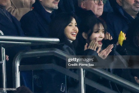 Nhan sắc Lisa BlackPink qua ống kính 'hung thần' Getty Image gây sốt- Ảnh 1. Lisa rạng rỡ qua ống kính Getty Image dù để mặt mộc