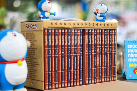 24 tập truyện dài Doraemon được gói gọn trong hộp vali xách tay- Ảnh: NXB Kim Đồng 24 tập truyện dài Doraemon được gói gọn trong hộp vali xách tay - Ảnh: Nhà xuất bản Kim Đồng