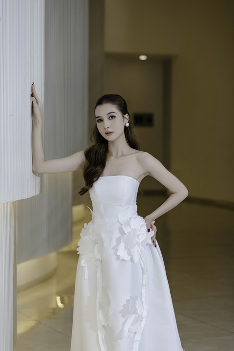 Tuệ Như đảm nhận vai trò phó chủ tịch, hỗ trợ ông xã quản lý công việc, tuyển đại sứ, livestream quảng bá sản phẩm… Tuệ Như đảm nhận vai trò phó chủ tịch, hỗ trợ ông xã quản lý công việc, tuyển đại sứ, livestream quảng bá sản phẩm…