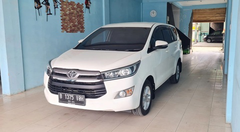 Hyundai hứa hẹn ra mắt MPV điện 7 chỗ hoàn toàn mới cho Đông Nam Á- Ảnh 2. Toyota Innova bán khá chạy ở Indonesia. Dù người Indonesia yêu thích MPV, ông chủ Hyundai nhận định thị trường này vẫn còn nhiều khoảng trống, đặc biệt khi xét đến động cơ điện - Ảnh: OTO
