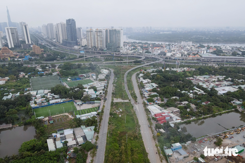 Loạt dự án văn hóa, thể thao dang dở làm 'nhức mắt' người dân TP.HCM- Ảnh 3. Một dự án “lâu đời” khác của TP là khu liên hợp thể dục thể thao quốc gia Rạch Chiếc. Dự án này có chủ trương đầu tư từ năm 1994. Theo quy hoạch ban đầu, dự án có quy mô 466ha, gồm các công trình thể thao đạt chuẩn Olympic như sân vận động 50.000 chỗ dành cho bóng đá và điền kinh, nhà thi đấu thể thao tổng hợp... để có thể tổ chức các giải đấu quốc tế lớn - Ảnh: PHƯƠNG NHI