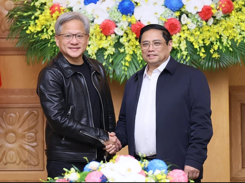 Nvidia muốn lập cứ điểm tại Việt Nam để phát triển hệ sinh thái bán dẫn và AI- Ảnh 1. Thủ tướng Chính phủ Phạm Minh Chính tiếp ông Jensen Huang, chủ tịch kiêm tổng giám đốc Tập đoàn Nvidia (Mỹ) - Ảnh: TTXVN