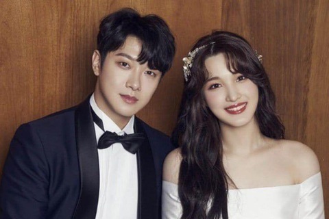 Yulhee và Minhwan thời còn mặn nồng - Ảnh: SOOMPI Yulhee và Minhwan thời còn mặn nồng - Ảnh: SOOMPI