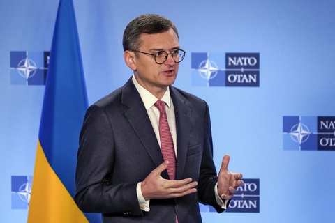 Ukraine cảnh báo châu Âu về 'tương lai thảm khốc' nếu không cho Ukraine gia nhập EU- Ảnh 1. Ngoại trưởng Ukraine Dmytro Kuleba - Ảnh: AFP