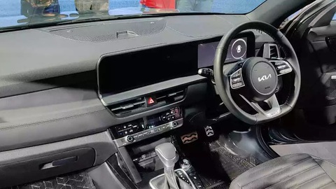 Hyundai Creta sắp nâng cấp: Thay thiết kế, thêm động cơ- Ảnh 3. Nội thất Hyundai Creta facelift dự đoán bám sát Kia Seltos facelift ra mắt cách đây không lâu - Ảnh: CarWale