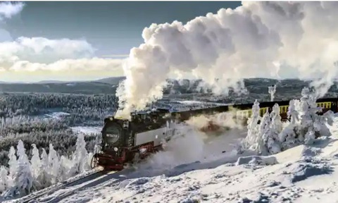 Một chuyến tàu hơi nước trên tuyến đường sắt Harz.- Ảnh: ALAMY Một chuyến tàu hơi nước trên tuyến đường sắt Harz - Ảnh: ALAMY