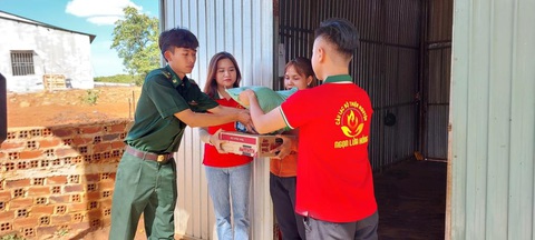 Nhiều bạn trẻ tại Bình Phước nỗ lực sẻ chia vì cộng đồng- Ảnh 3. Nhiều bạn trẻ tại Bình Phước nỗ lực sẻ chia vì cộng đồng- Ảnh 3.