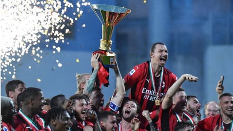 Tin tức thể thao sáng 12-12: Victor Osimhen là Cầu thủ xuất sắc nhất châu Phi 2023- Ảnh 3. Ibrahimovic từng 2 lần vô địch Serie A cùng AC Milan - Ảnh: Getty