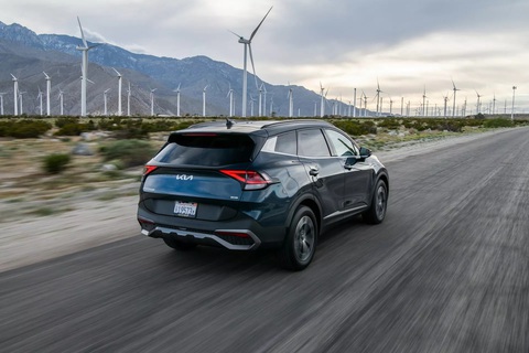 Kia Sportage hybrid bổ sung hàng loạt trang bị, tăng giá nhẹ- Ảnh 2. Mảng công nghệ của Sportage 2024 đã được cập nhật đầy đủ và hiện đại hơn đáng kể - Ảnh: Kia