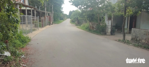 Điều chỉnh thiết kế cao tốc Bắc - Nam để dân đồng thuận- Ảnh 1. Tuyến đường liên xã sẽ được đầu tư hầm chui qua cao tốc Cam Lộ - Vạn Ninh để đáp ứng nguyện vọng của dân - Ảnh: LÊ MINH