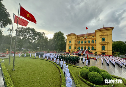 Tổng bí thư Nguyễn Phú Trọng chủ trì lễ đón cấp nhà nước Tổng bí thư, Chủ tịch Tập Cận Bình- Ảnh 5. Khung cảnh chuẩn bị lễ đón tại Phủ Chủ tịch chiều 12-12 - Ảnh: NGUYỄN KHÁNH