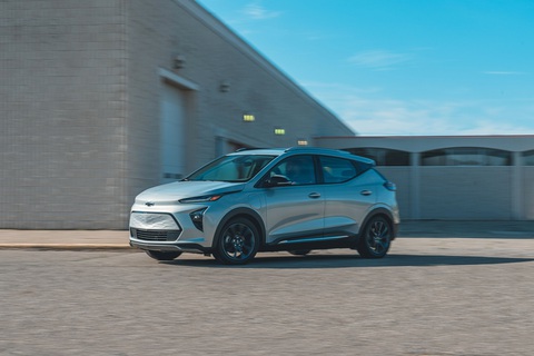 Xe Hàn sạc nhanh nhất, xe Nhật, Mỹ sạc chậm nhất- Ảnh 7. Mặc dù Chevrolet Bolt EUV có khả năng sạc nhanh nhưng lại không thể đạt tốc độ sạc trên 100 kW - Ảnh: Chevrolet