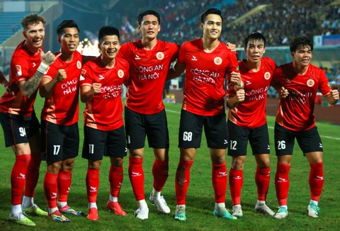 Quang Hải báo tin vui cho HLV Troussier- Ảnh 2. Công an Hà Nội của Quang Hải đang chơi khá ổn định ở V-League - Ảnh: CAHN