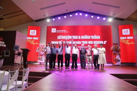 Cơ duyên ra đời của ‘Sao Mai Center’- Ảnh 4. Chúc mừng sự ra đời của Sao Mai Center- Ảnh: Cty cung cấp