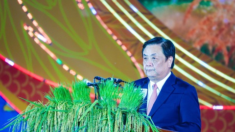 Khai mạc Festival quốc tế ngành hàng lúa gạo Việt Nam - Hậu Giang 2023- Ảnh 1. Bộ trưởng Bộ Nông nghiệp và Phát triển nông thôn Lê Minh Hoan phát biểu khai mạc Festival quốc tế ngành hàng lúa gạo Việt Nam - Hậu Giang 2023 - Ảnh: CHÍ CÔNG