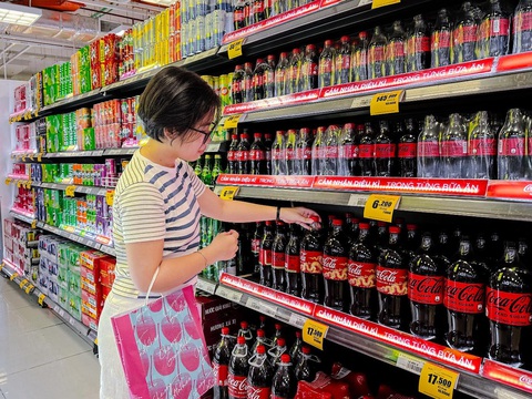 Muôn kiểu sắc thái cảm nhận về bao bì Tết 2024 của Coca-Cola- Ảnh 1. Bạn N.T.H 22 tuổi - Sinh viên Đại học Kinh tế TP.HCM