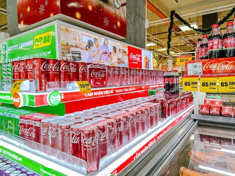 Muôn kiểu sắc thái cảm nhận về bao bì Tết 2024 của Coca-Cola- Ảnh 3. Muôn kiểu sắc thái cảm nhận về bao bì Tết 2024 của Coca-Cola- Ảnh 3.